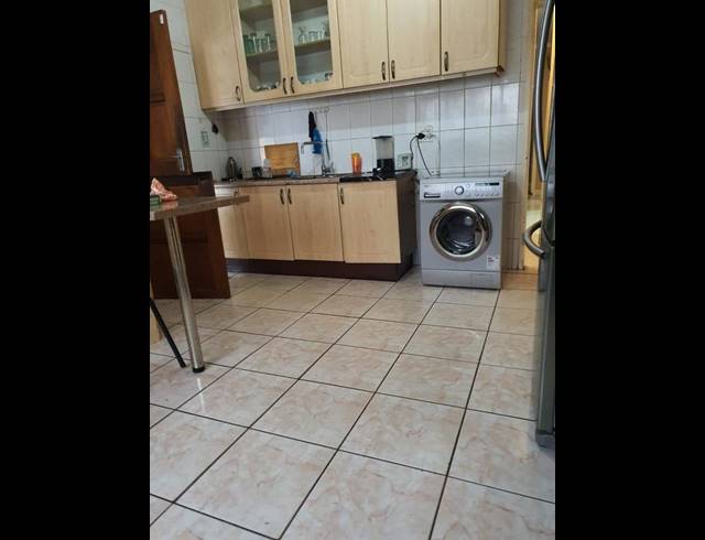 3 BEDROOM HOUSE FOR SALE IN FLORIDA LAKE